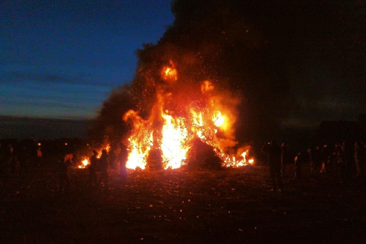 Osterfeuer in Langlingen