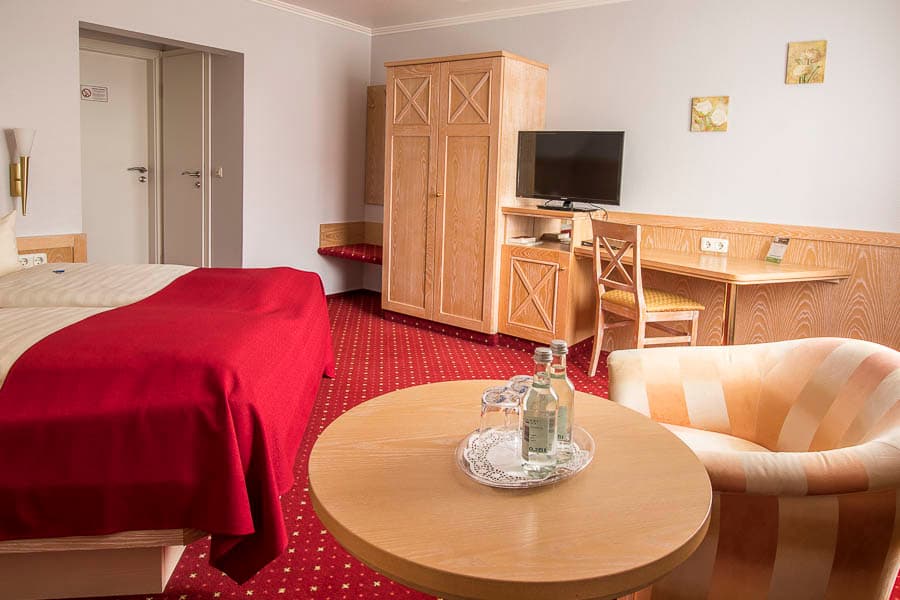 Doppelzimmer Komfort (Zimmerbeispiel) im Hotel Acht Linden in Egestorf