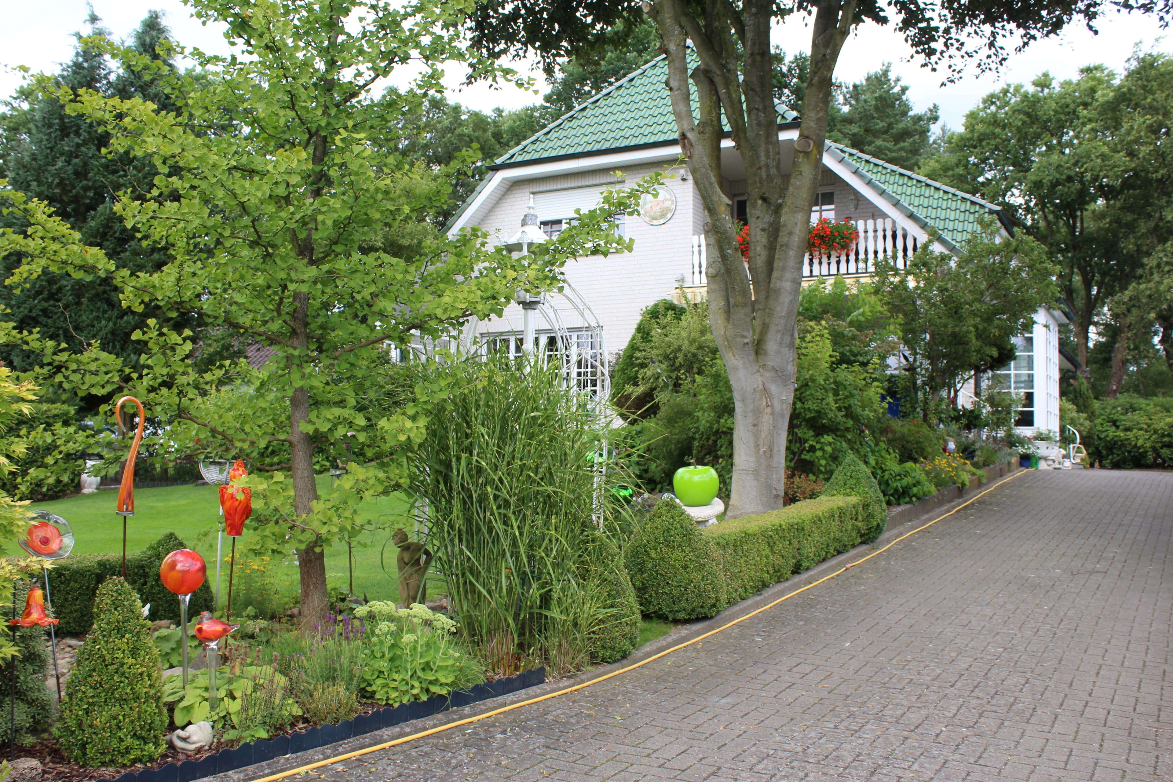 Auffahrt der Ferienwohnung Landhaus Gartenstraße in Bispingen