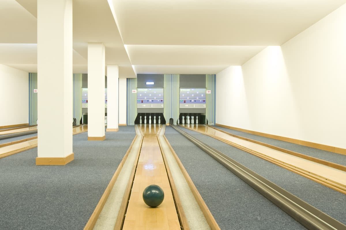 2 Doppel-Kegelbahnen